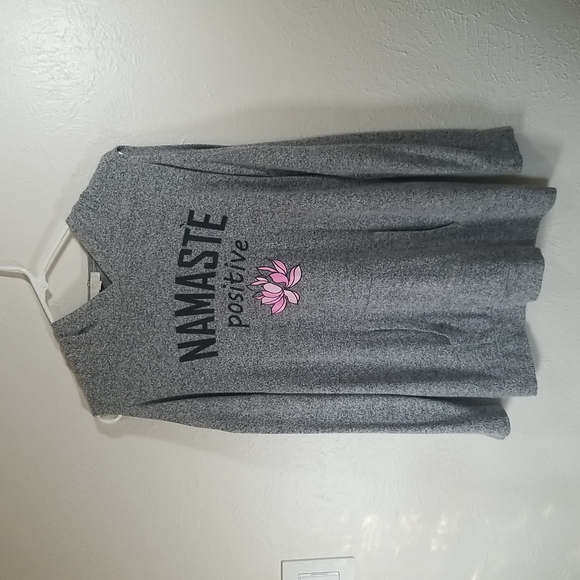 Charming Charlie Sweatshirt Size M - Picture 1 of 6